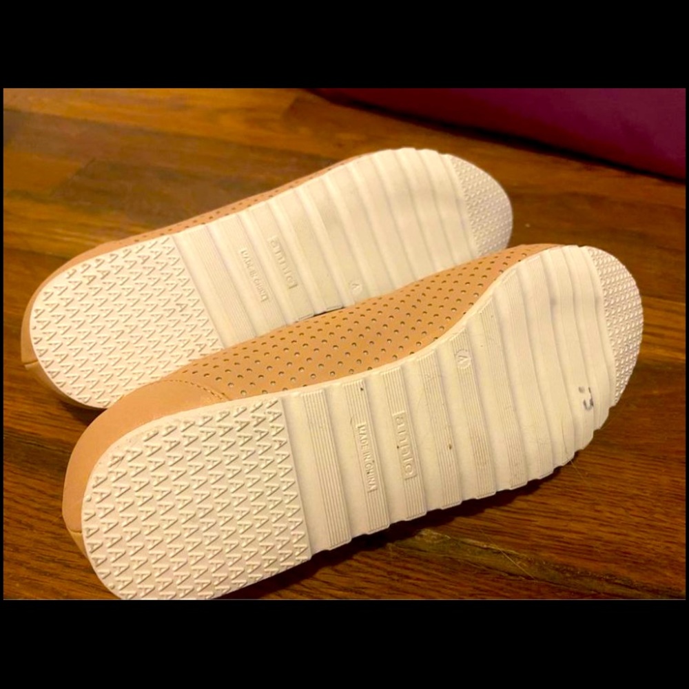 Girls dress shoe size 4 NWT